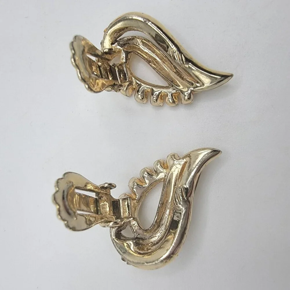 VINTAGE GOLD TONE EARRINGS ANGEL‎ WINGS STONES DESIGN